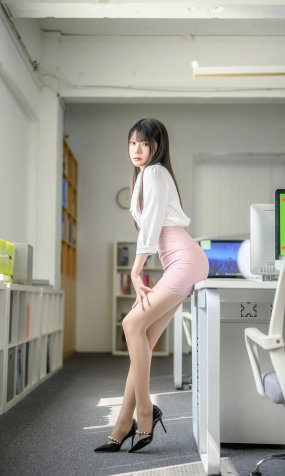 香草喵露露 – 粉白裙子